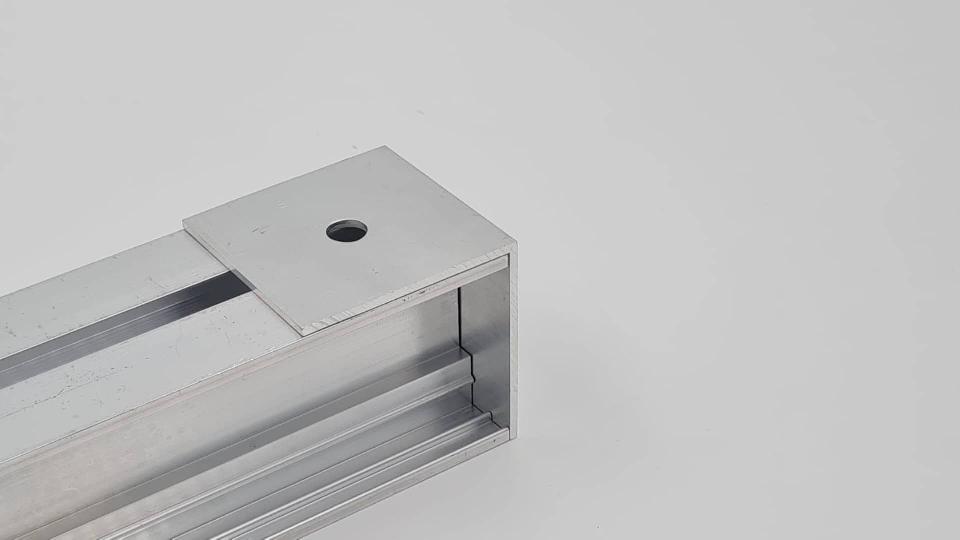 Klema końcowa górna typu L ECOMAR1ML Klema końcowa górna typu L ECOMAR1ML